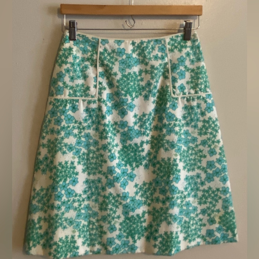 Vintage Lilly Pulitzer 
Green & White Floral Skirt